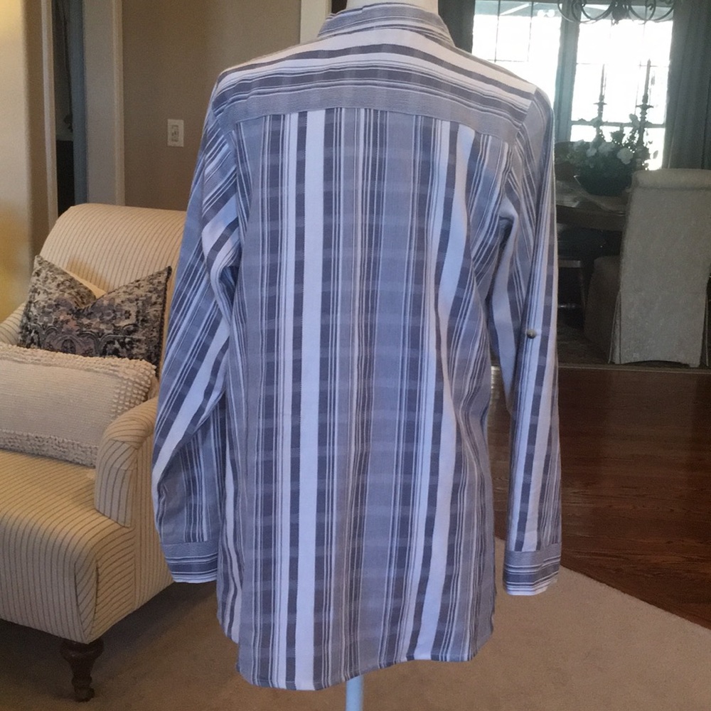 Chic Connection Blouse in Medium - Picture 9 of 13